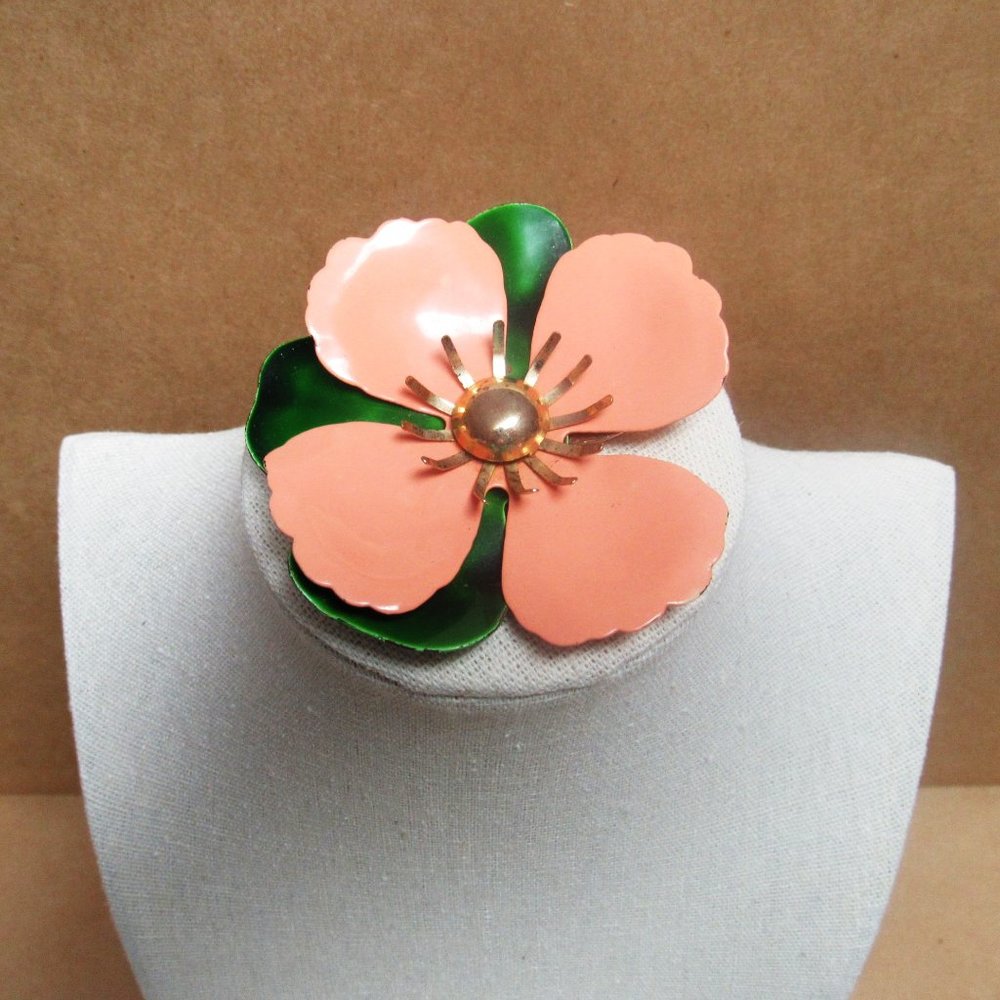 Beautiful Vintage SARAH COVENTRY Enamel Flower Pin Brooch Dogwood Peach 1960s Mi